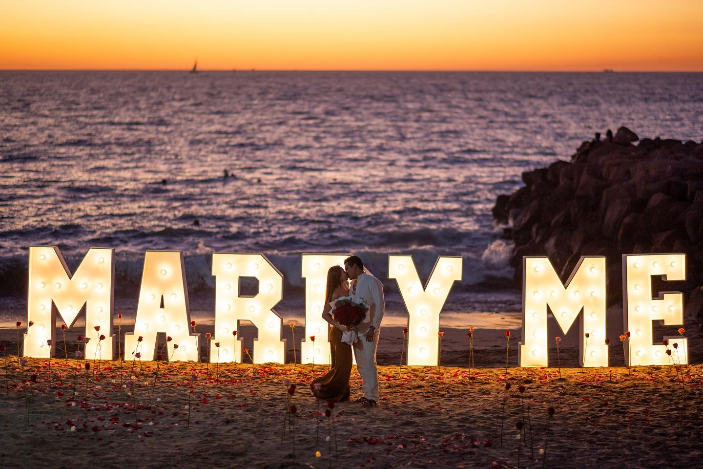 Arreglos para propuestas de matrimonio en Puerto Vallarta - Obsequio Vallarta